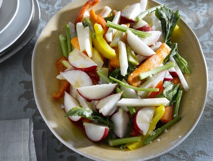 מסייר - סלט שורשים בתחמיץ (צילום: רונן מנגן, על השולחן)