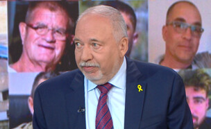 אביגדור ליברמן (צילום: מתוך "אופירה ולוינסון",  קשת 12  )