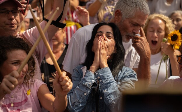 עינב צנגאוקר בכיכר החטופים (צילום: עמית מרטין מנשרוף)
