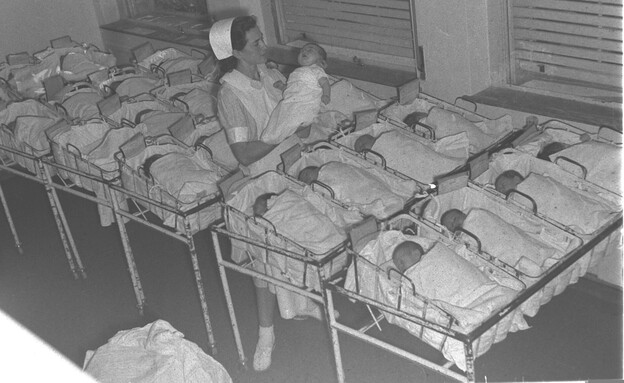 תינוקות בבית החולים בלינסון בפתח תקווה, 1949