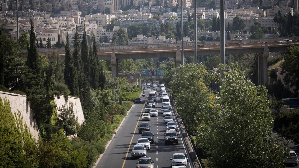 פקק תנועה בדרך בגין בירושלים פקק תנועה בדרך בגין בירושלים