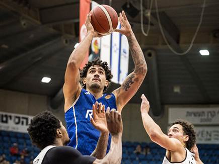 משחק מצוין שלו. סנטוס (ספי מגריזו)