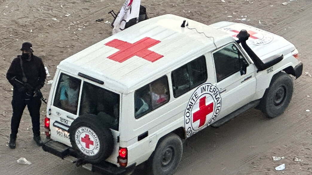 רכבי הצלב האדום בעזה