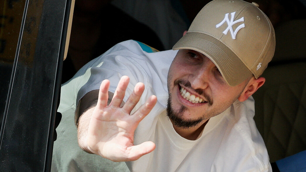 איתן מור מגיע לביה"ח