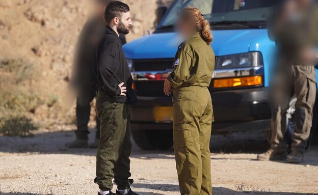 מתן אנגרסט ונציגי צהל