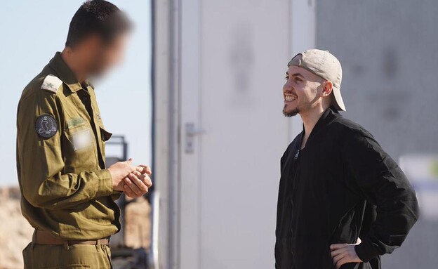 איתן מור ונציג צהל איתן מור ונציג צהל