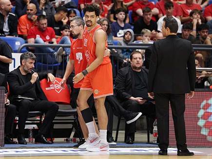 מלקולם. ייבדק ונמצא בספק (אלן שיבר)