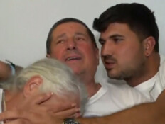 המשפחות ברגע שחרור יקיריהם  (צילום: חדשות)