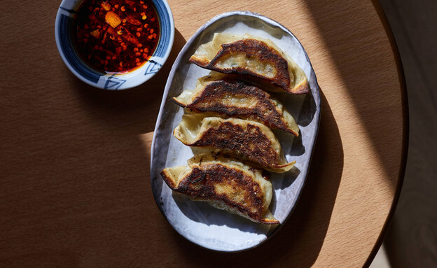 יש גם גיוזה בתפריט. ASA יש גם גיוזה בתפריט. ASA