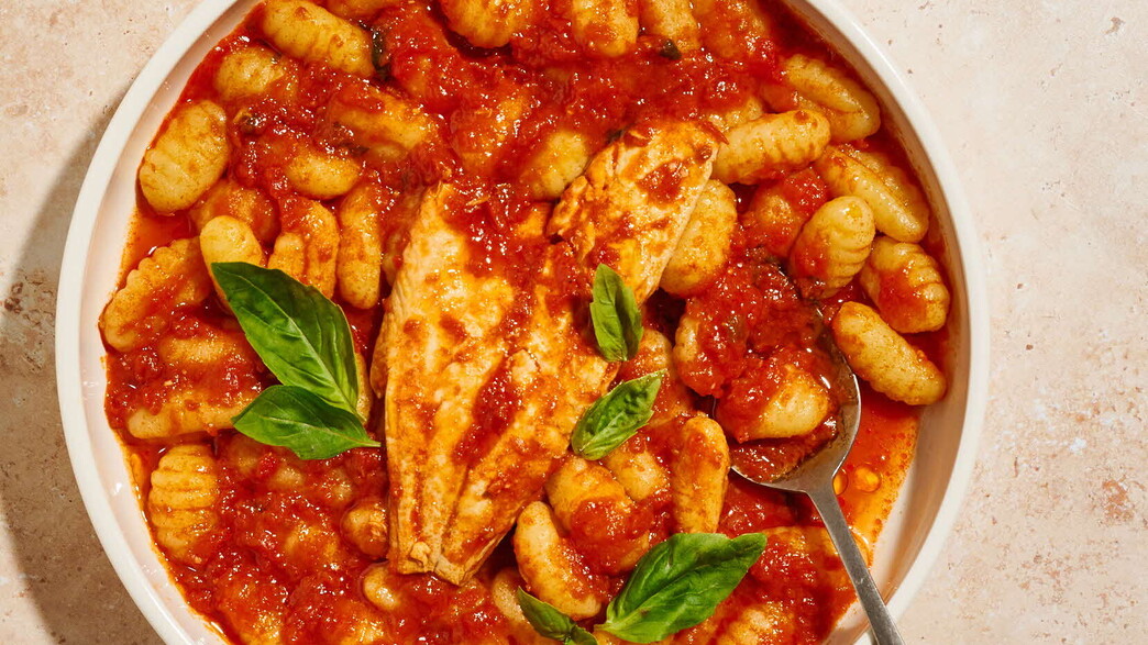 דג עם ניוקי ברוטב עגבניות 