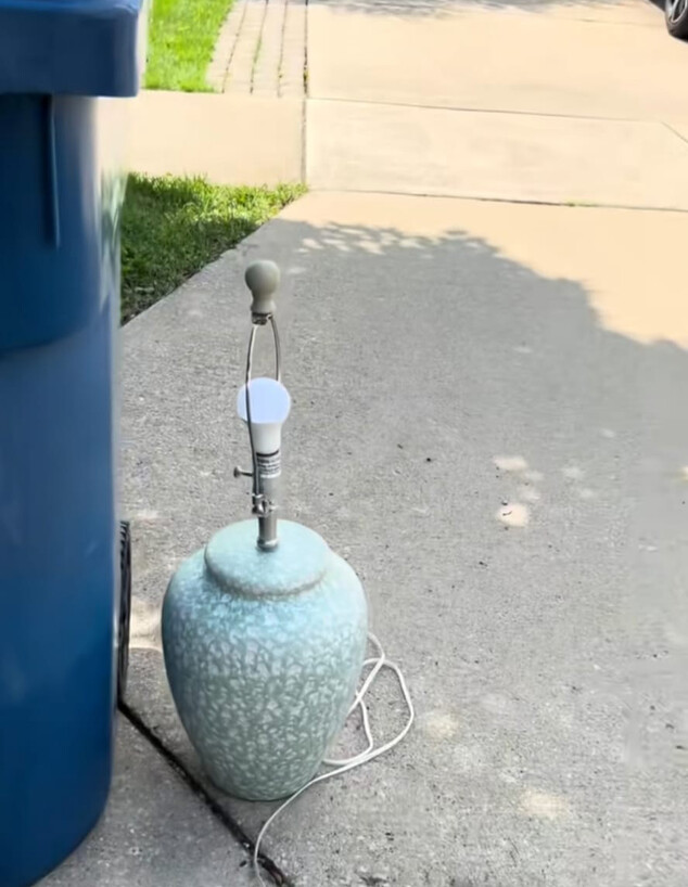 זבל של עשירים מנורה זבל של עשירים מנורה