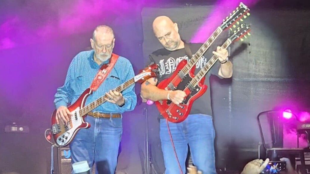 מייק האקבי ואמיר אוחנה מנגנים יחד