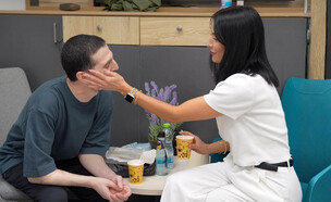 אלקנה בוחבוט נפגש עם אשתו רבקה (צילום: דובר צה"ל)