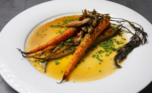 גזר צלוי של יובל רוזן (צילום: עופר חן)