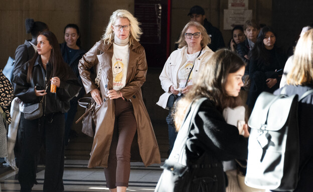 אמה של לולה דאוויט בבית המשפט אמה של לולה דאוויט בבית המשפט