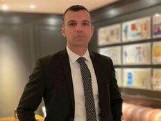 עו"ד דן אסלנוב