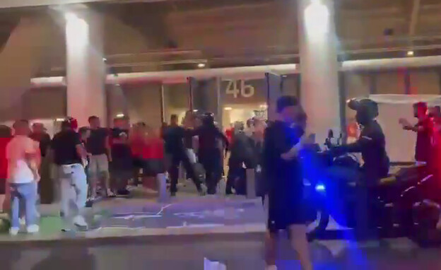 התפרעויות במשחק הדרבי בבלומפילד (צילום: לפי סעיף 27 א')