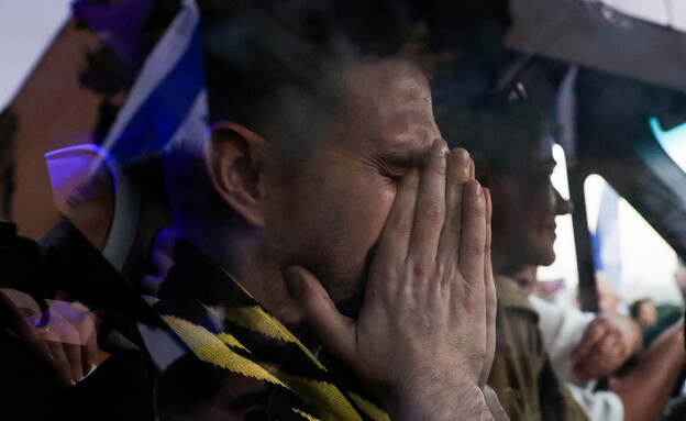 אלקנה בוחבוט חוזר לביתו במבשרת ציון אלקנה בוחבוט חוזר לביתו במבשרת ציון