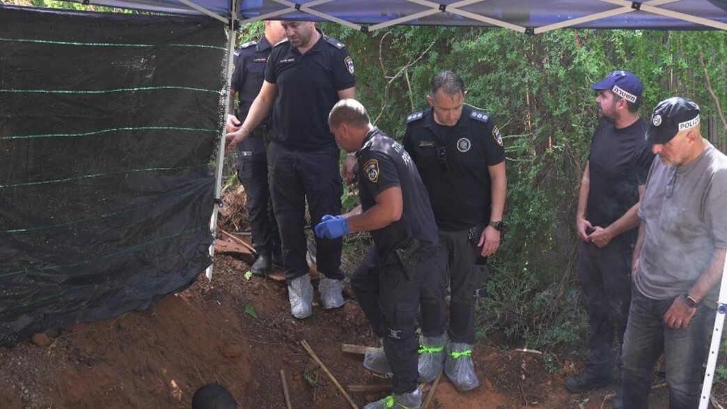גופת ניצולת אישה נקברה בחצר ביתה גופת ניצולת אישה נקברה בחצר ביתה