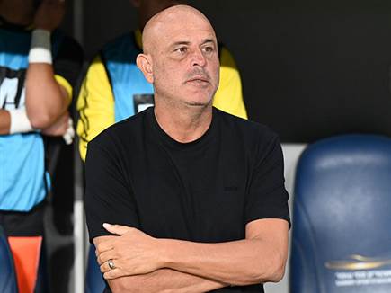 יצא מהמלכודת. אבוקסיס (צילום: ברני ארדוב) (צילום: ספורט 5)