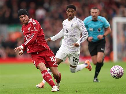 והאלופה התקשתה לחזור למשחק (Michael Regan/Getty Images)