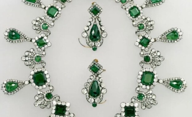 שרשרת ועגילי האזמרגד של הקיסרית מארי לואיז