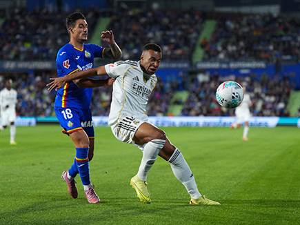 הבלאנקוס התקשו מול חטאפה (Angel Martinez/Getty Images)