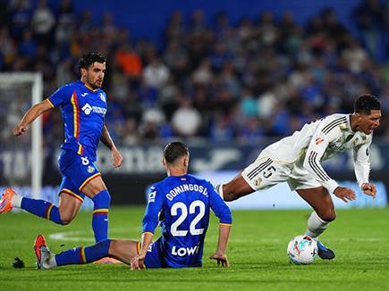 הכחולים הציגו משחק אגרסיבי במיוחד (Angel Martinez/Getty Images)