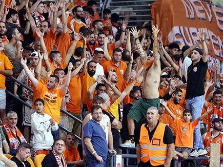 הקהל עודד כל המשחק (אלן שיבר)