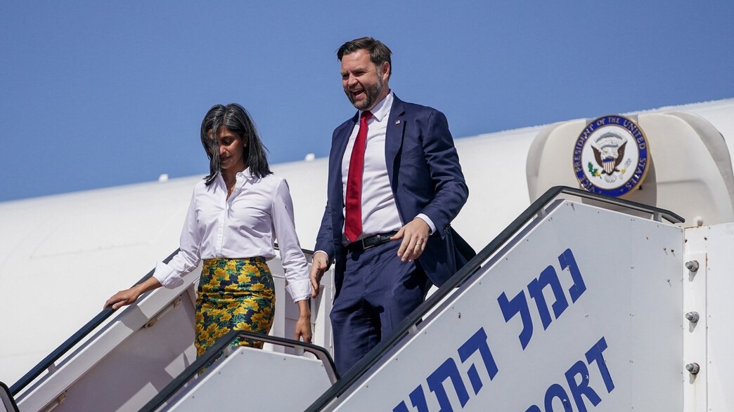 סגן נשיא ארה"ב ג'יי-די ואנס נוחת בישראל