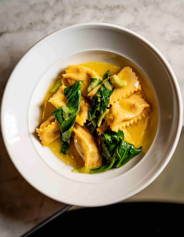 יש גם מנות קלאסיות. צ'אקרה יש גם מנות קלאסיות. צ'אקרה