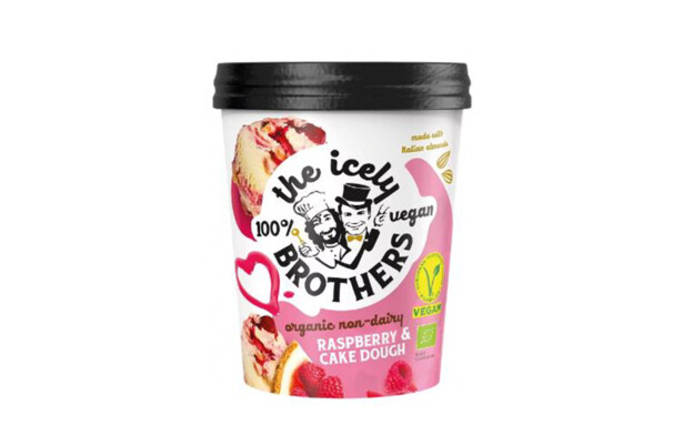 גלידת קרמל מלוח עם שבבי עוגיות שוקולד גלידת קרמל מלוח עם שבבי עוגיות שוקולד