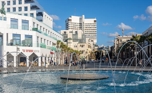 אלנבי למרגלות המזרקה  אלנבי למרגלות המזרקה