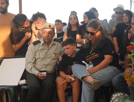 "חזרת אלינו לבוש ושלם, נגעתי בכל חלק וחלק ממך"