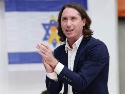 בדרך לקבל רכש חדש. אבשלום (ברני ארדוב) (צילום: ספורט 5)