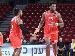 (אלן שיבר, סופיה) (צילום: ספורט 5)