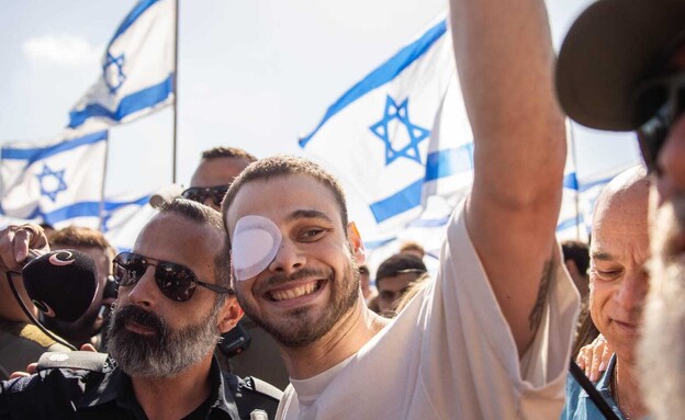 אלון אהל חוזר הביתה אלון אהל חוזר הביתה