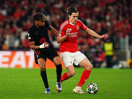 קארראס ולאמין ימאל. כבר נפגשו בעונה שעברה (Gualter Fatia/Getty Ima (צילום: ספורט 5)