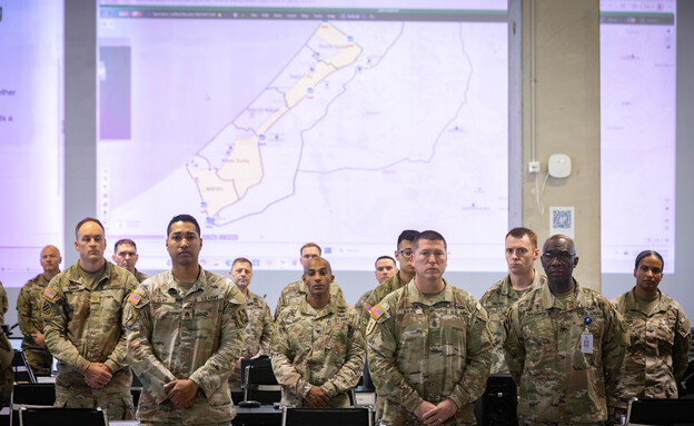 שר החוץ האמריקני מרקו רוביו במפקדה בקריית גת (צילום: אוליבייה פיטוסי, פלאש 90)