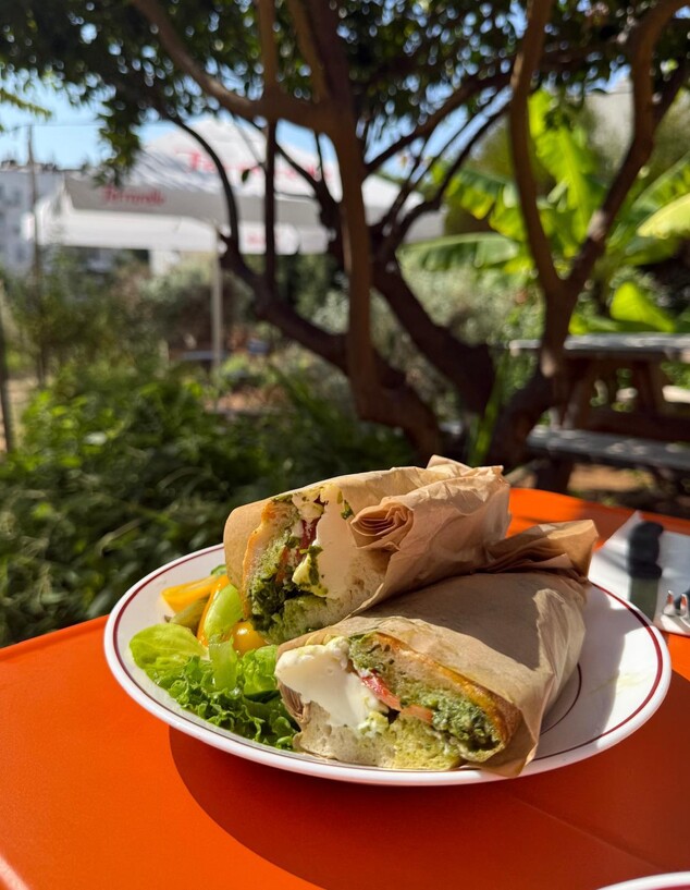 כריך פסטו. קצת מרושל אבל טעים