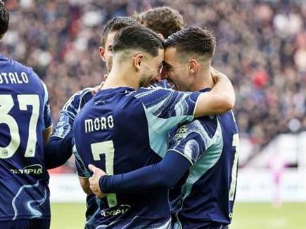 אייאקס משיגה 3 נקודות יקרות (GETTY)