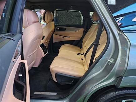 מרווח דיו בשורה השנייה, אבל תצורת ה- “5+2“ תתאים בעיקר לילדים/נערים שיתמקמו בשורה השלישית