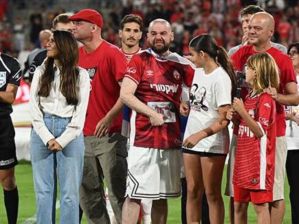 איתן הורן בדמעות (ברני ארדוב)