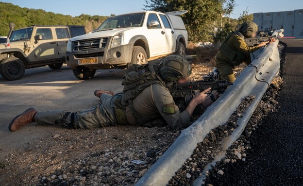 בישראל נערכים לאפשרות של הסלמה עם חיזבאללה