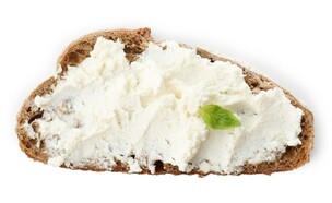 פרוסה עם ריקוטה (צילום: New Africa, ShutterStock)