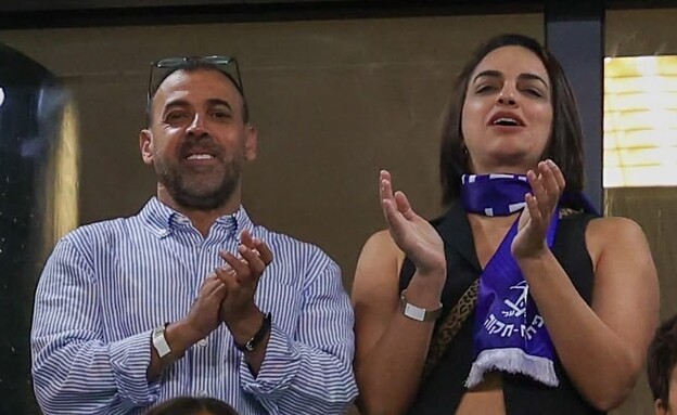 אלי שרעבי ובת הזוג יערה קריספיל אלי שרעבי ובת הזוג יערה קריספיל