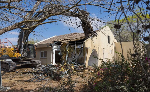 עבודות השיקום בקיבוץ ניר עוז עבודות השיקום בקיבוץ ניר עוז