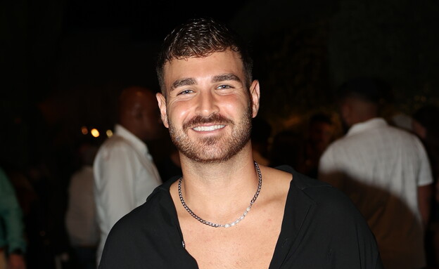 החתונה של גורו התזונה של הסלבס נאור יזדן החתונה של גורו התזונה של הסלבס נאור יזדן