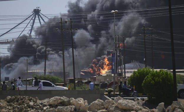 מתקפה של ה-RSF נגד הצבא בעיר פורט סודאן (צילום: AP)