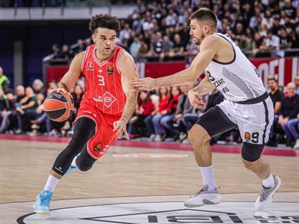 בשל חשש משפחתו: כוכב הפועל לא עלה על הטיסה לישראל